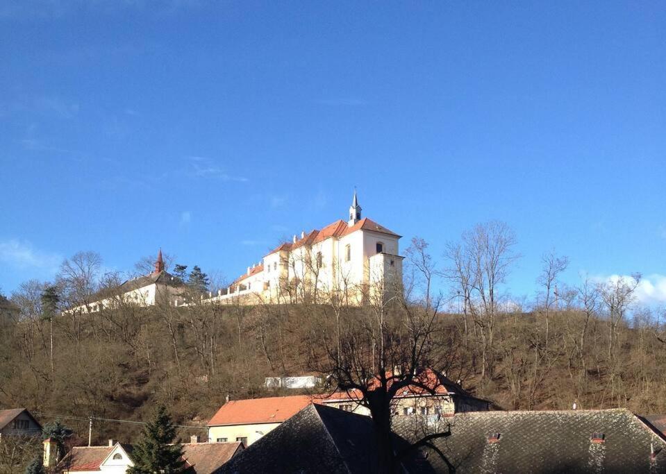 Apt. Overlooking The Castle Nizbor20Km From Prague Exteriör bild